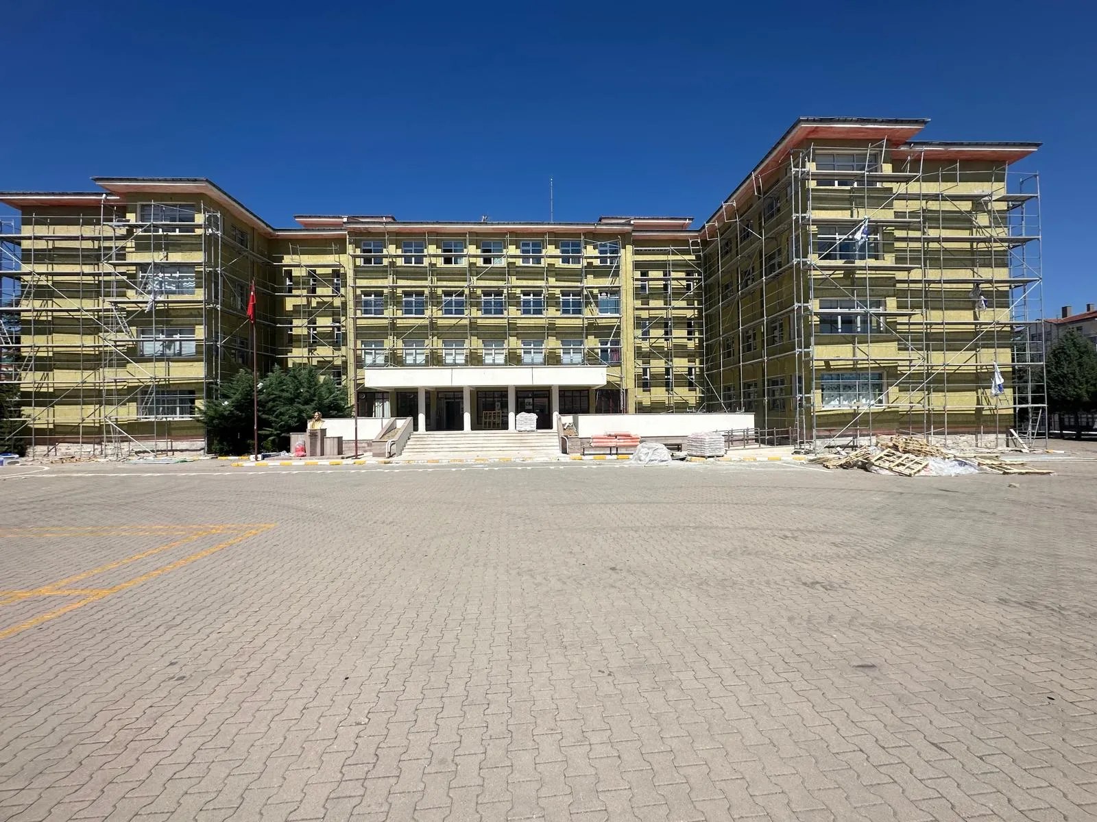 BEYPAZARI EVLİYA ÇELEBİ MESLEKİ VE TEKNİK ANADOLU LİSESİ